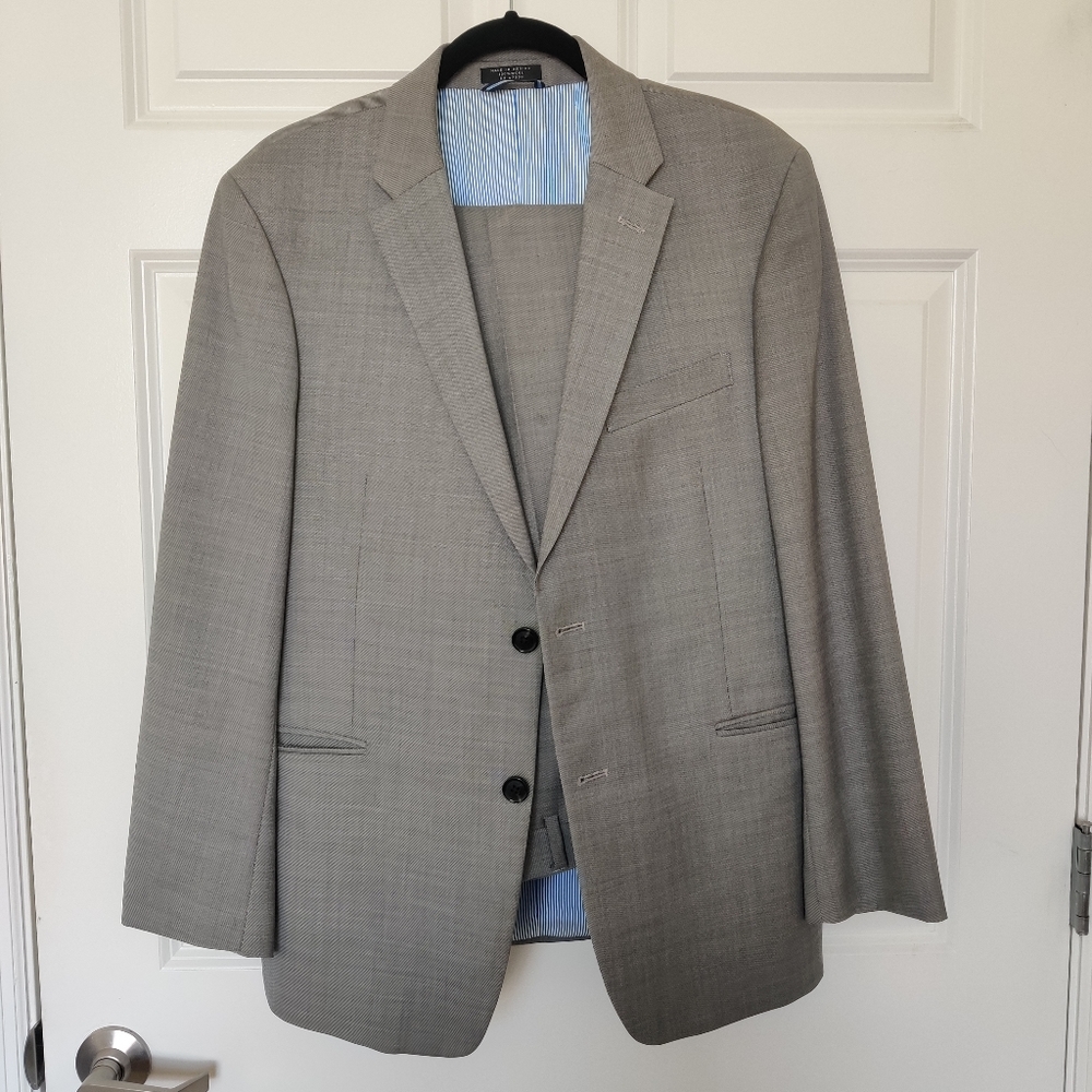 Tommy Hilfiger Gray Suit